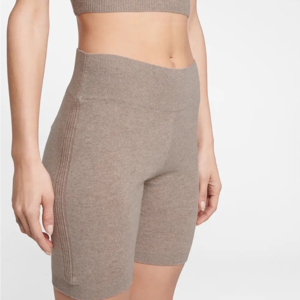 Frame cashmere biker shorts